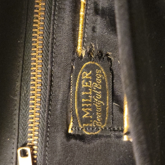 Vintage Miller Black Velvet Clutch with Faux? Leather and Lucite Handle - Picture 8 of 11